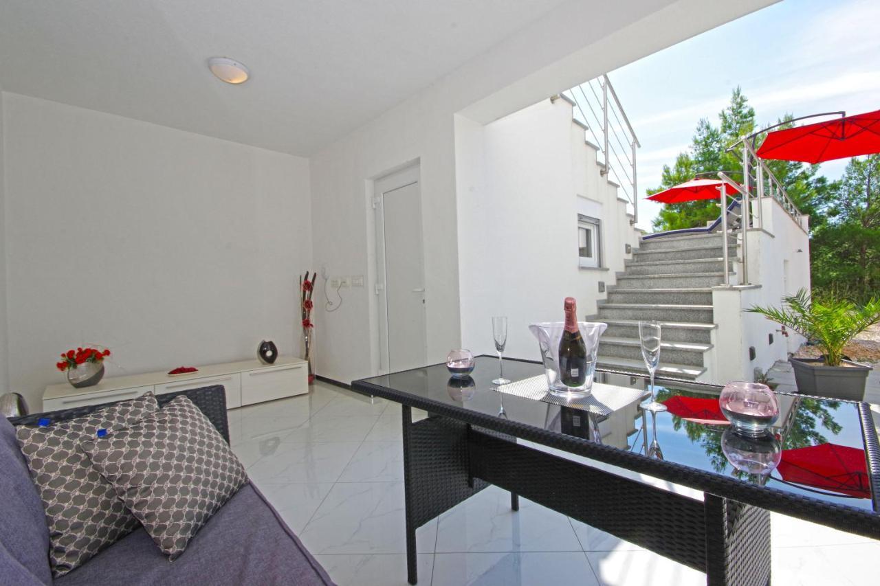 מאקרסקה Villa Inis מראה חיצוני תמונה