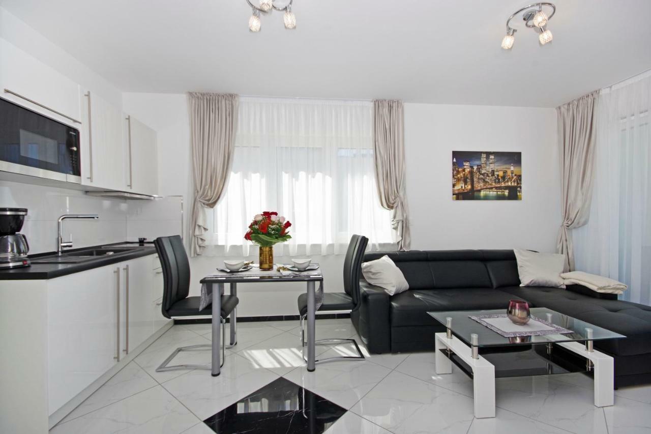 מאקרסקה Villa Inis מראה חיצוני תמונה